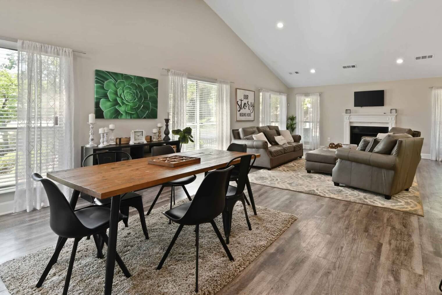 interior clubhouse view of 300 riverside austell apartments - 3