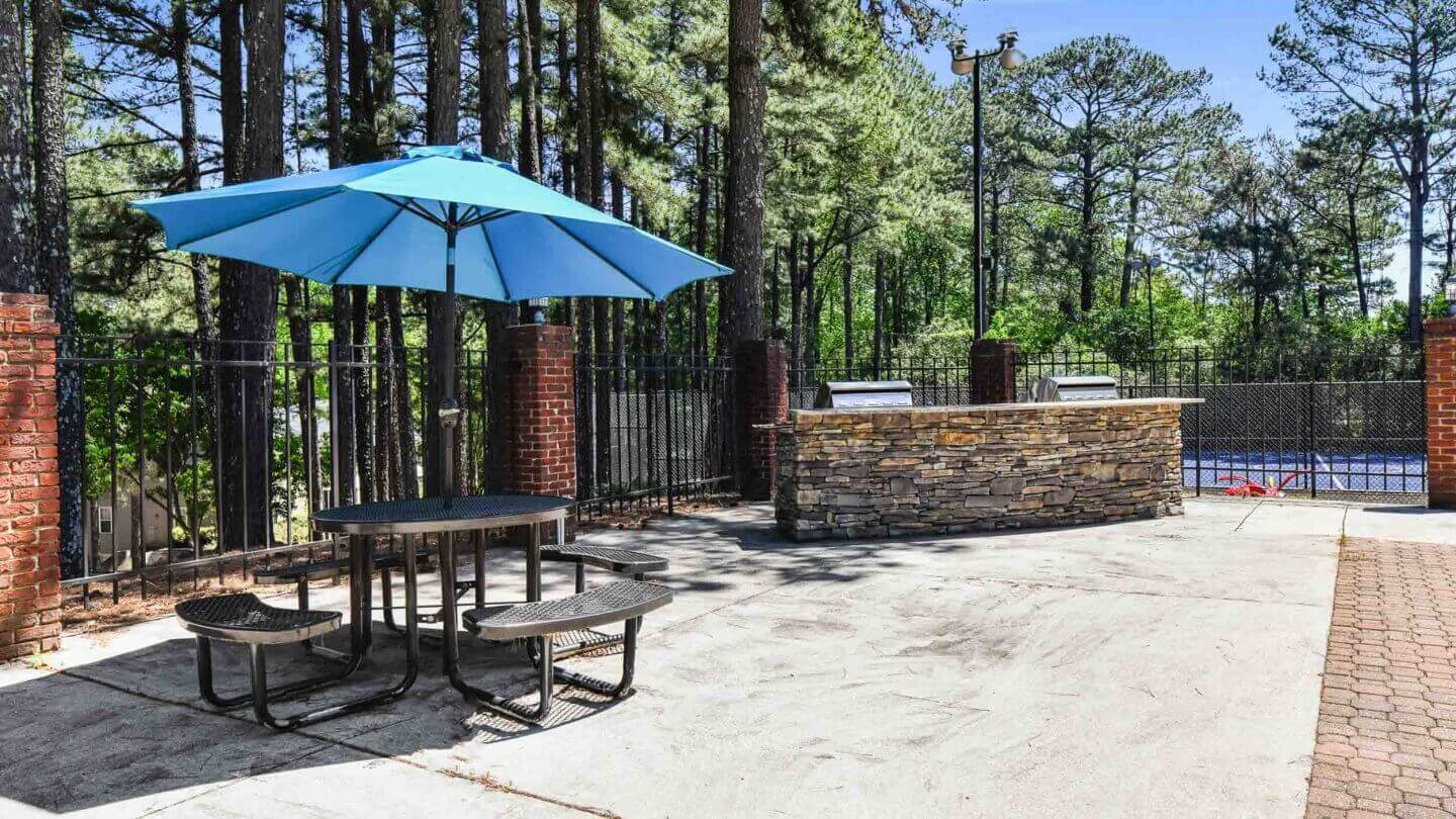 exterior clubhouse gill amenities 300 4