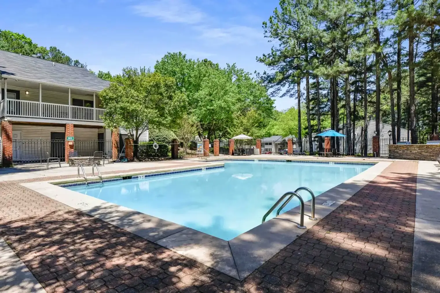 300 riverside pool