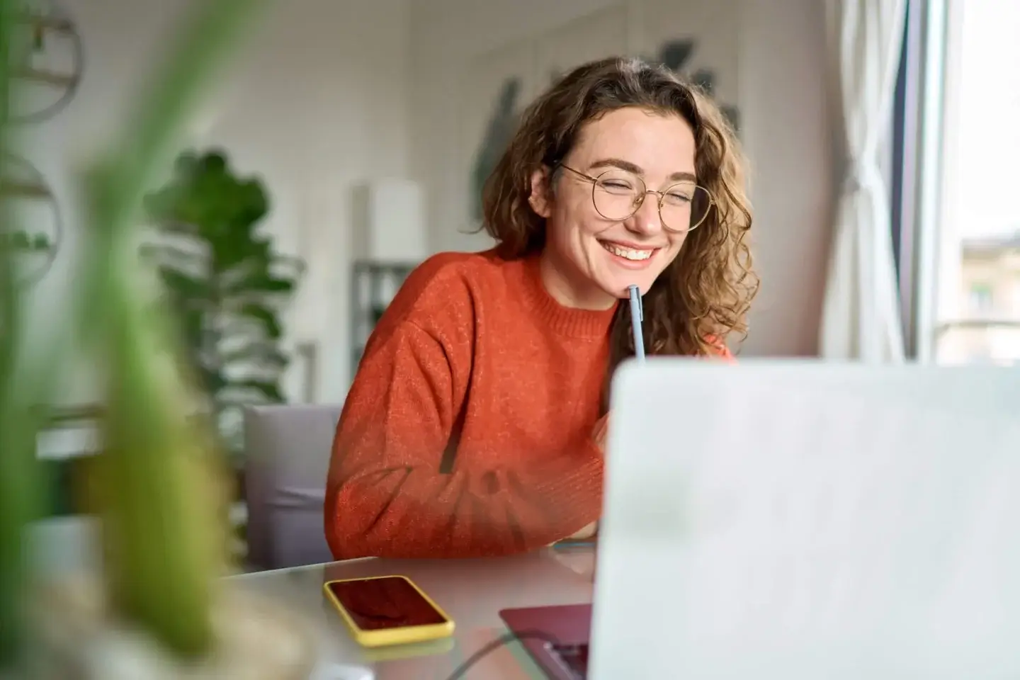 girl working apartment